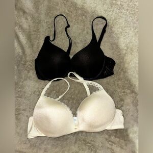 Lot of 2 Bras, Vasserette 34A, Victorias Secret 32A.